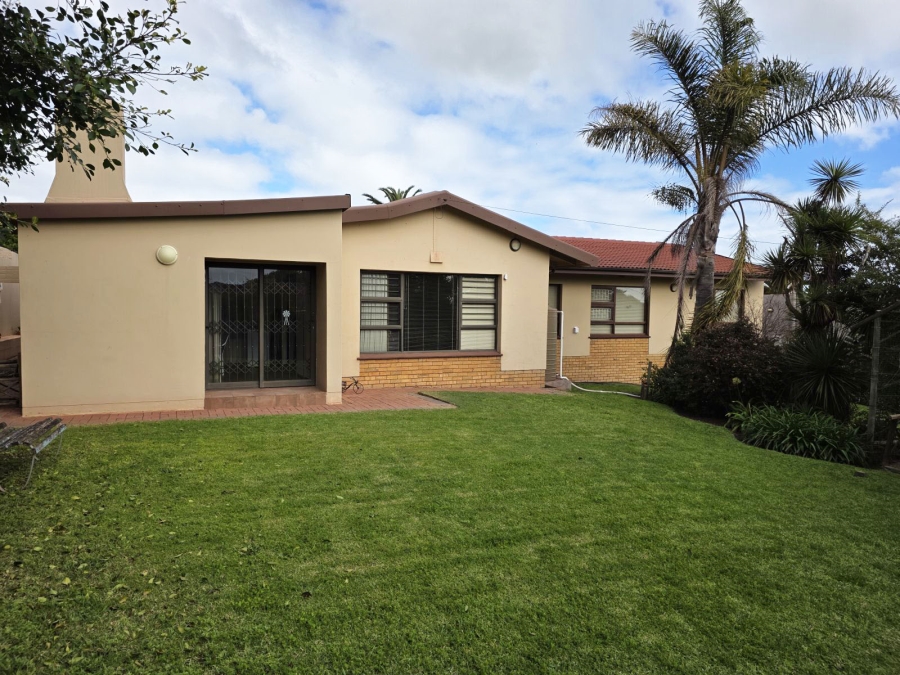 3 Bedroom Property for Sale in Vredenburg Western Cape